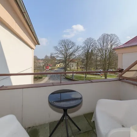 Apartment Moderni S Terasou A Vyhledem *